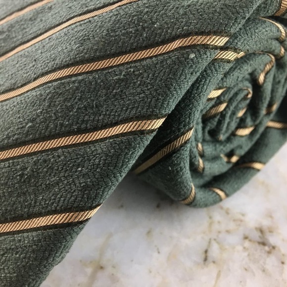 KENNETH COLE SILK TIE - Picture 14 of 14